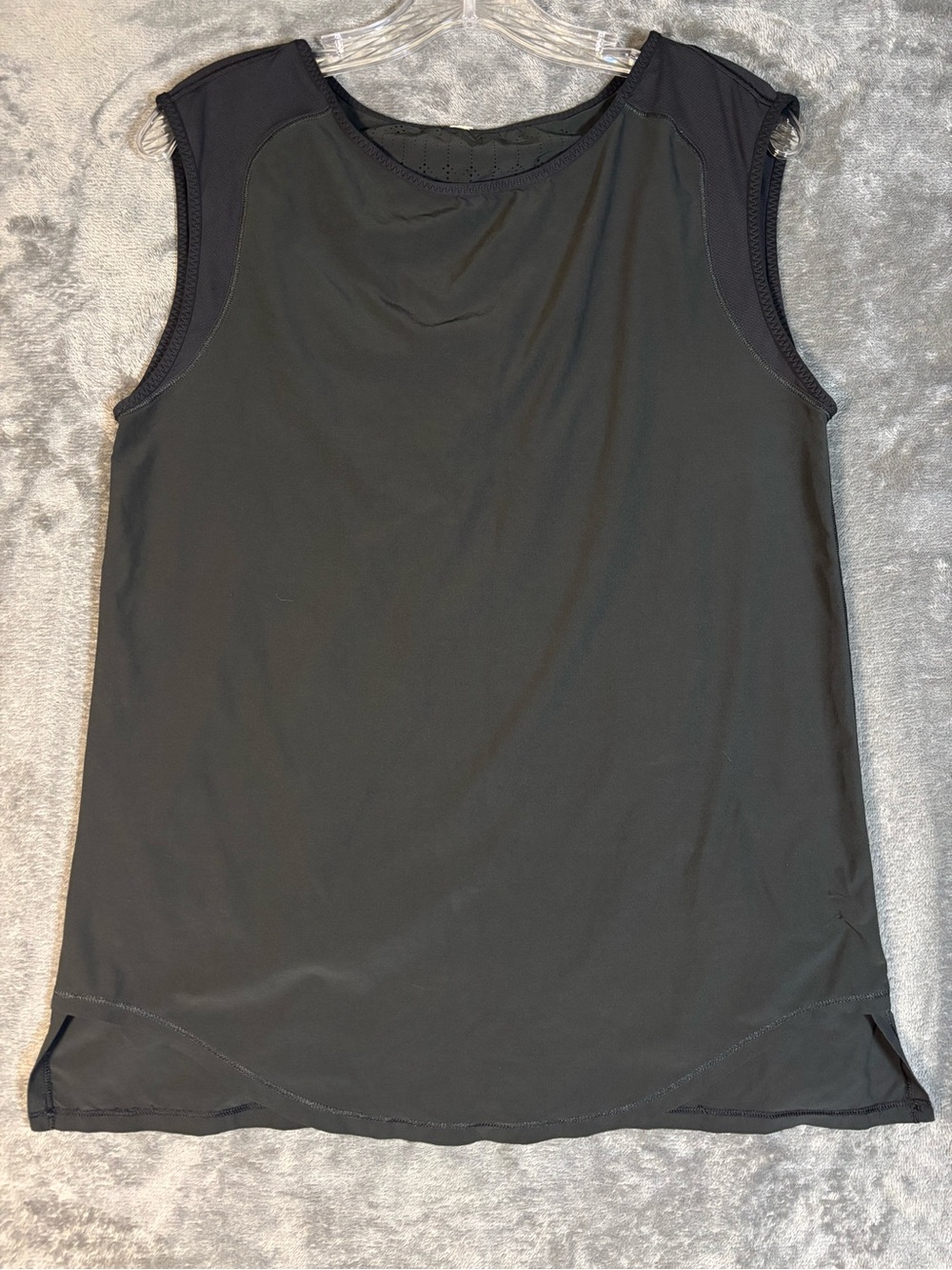 Lululemon Run Light As Air Sleeveless Tank Top in Black